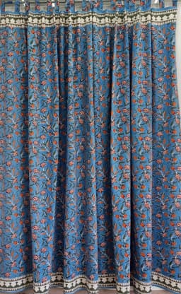 CURTAIN WITH TABS