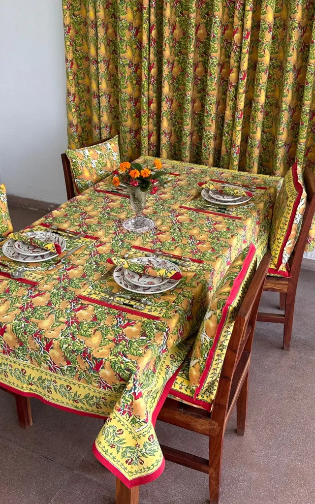 TABLE CLOTH RECTANGLE -150X225 CMS