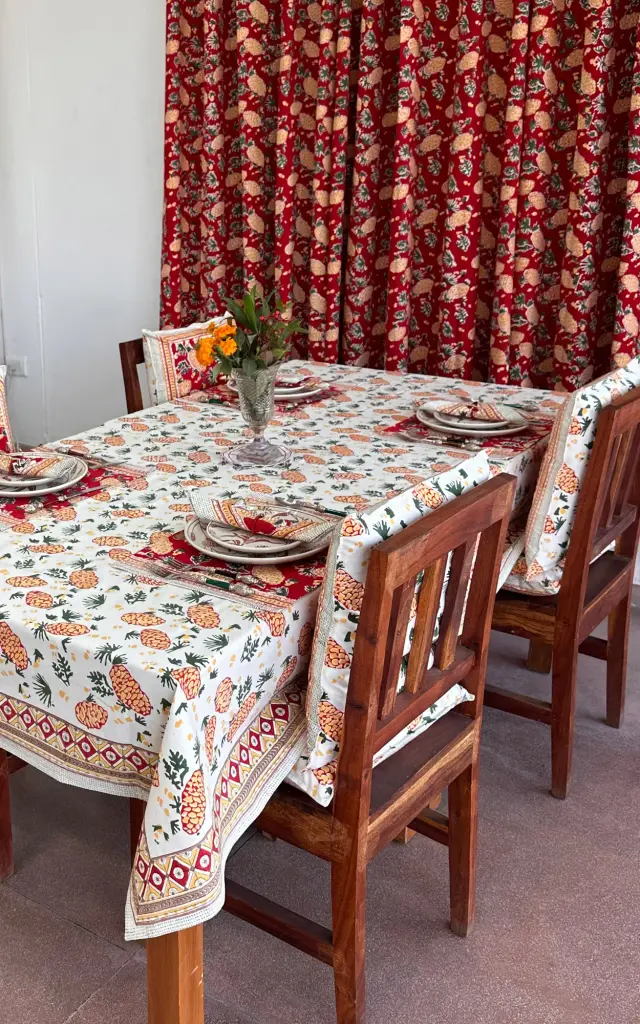 TABLE CLOTH RECTANGLE -150X225 CMS