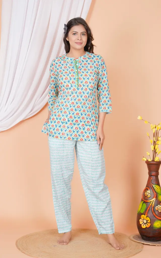 AMAIRA 4 KURTI