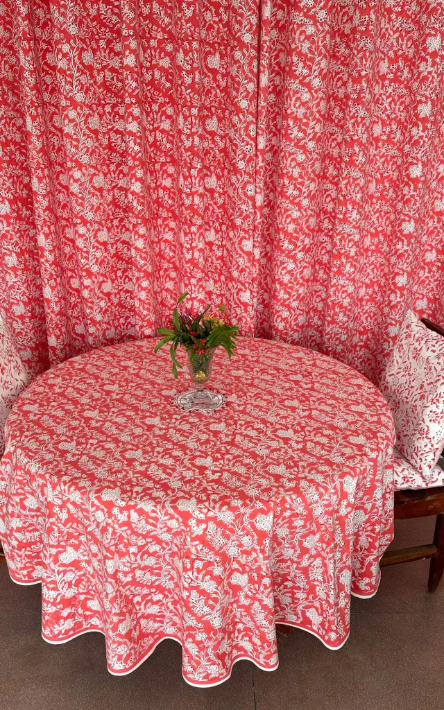 TABLE CLOTH ROUND