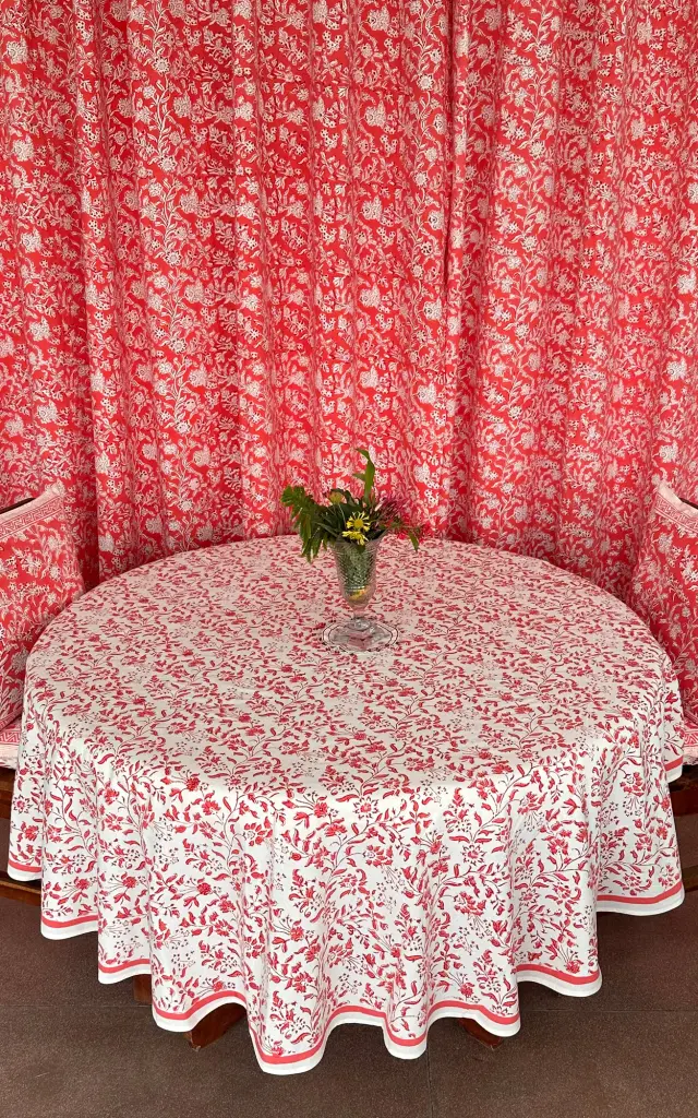 TABLE CLOTH ROUND