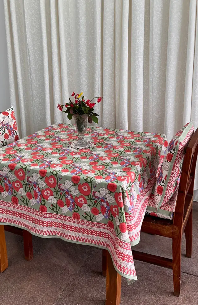 TABLE CLOTH SQUARE -150X150 CMS