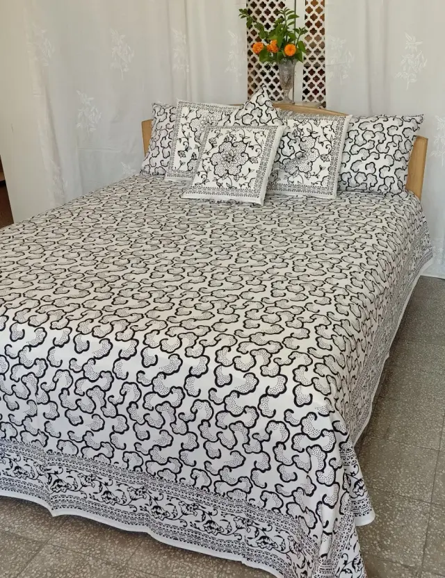 ORGANIC COTTON BED SPREAD