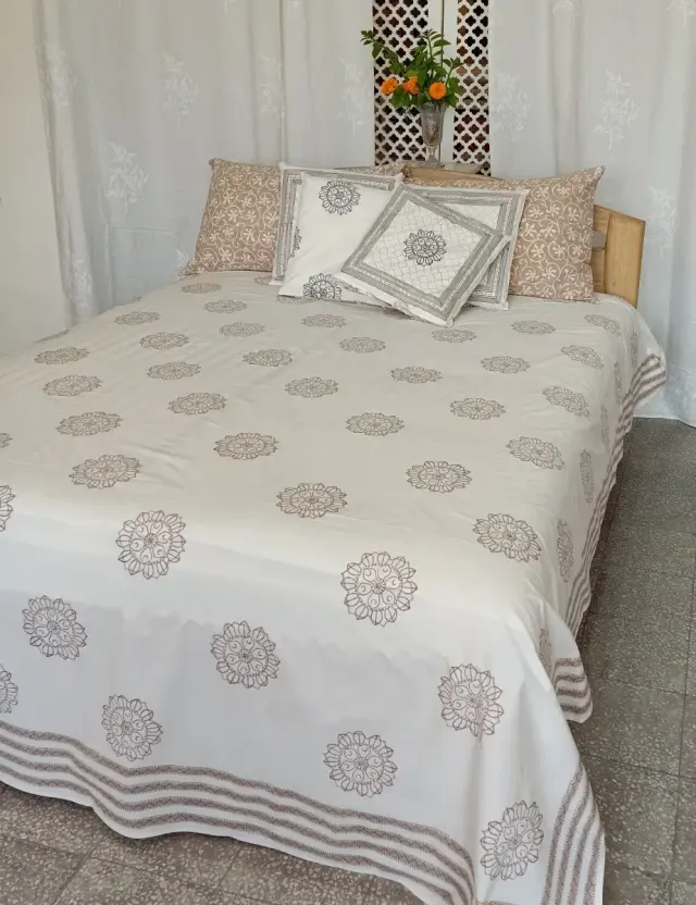 ORGANIC COTTON BED SPREAD