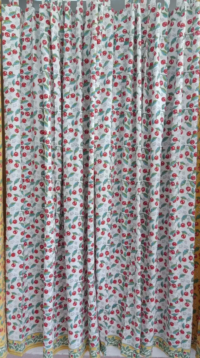 CURTAIN WITH TABS