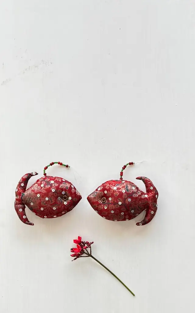 CHRISTMAS HANGING FISH SET OF 2