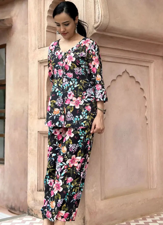 FLORAL 4 TOP