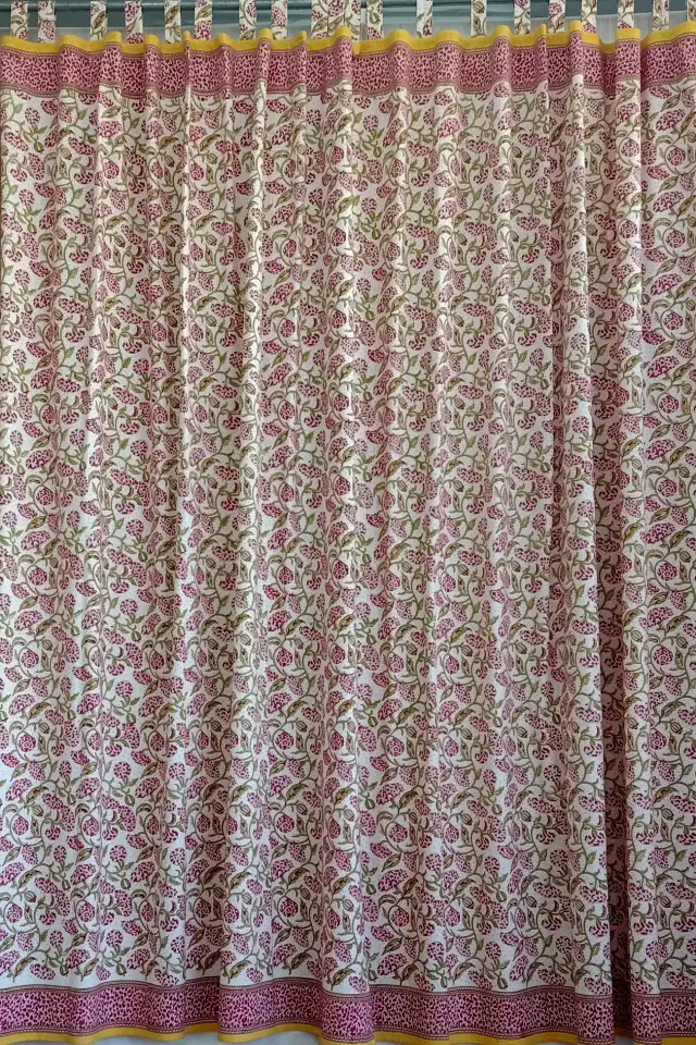 CURTAIN WITH TABS