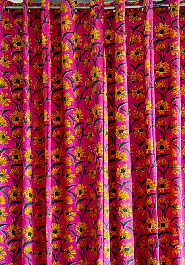 CURTAIN WITH RINGS