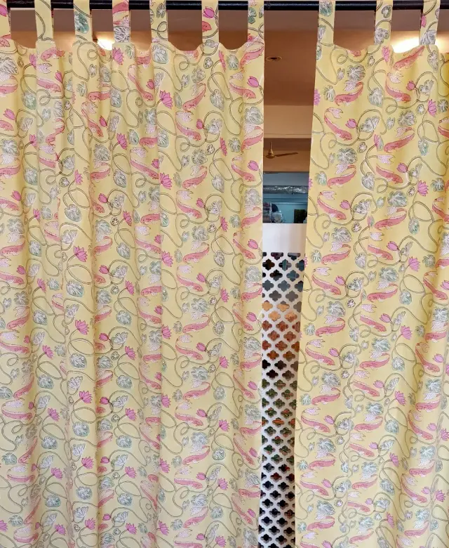 CURTAIN WITH TABS