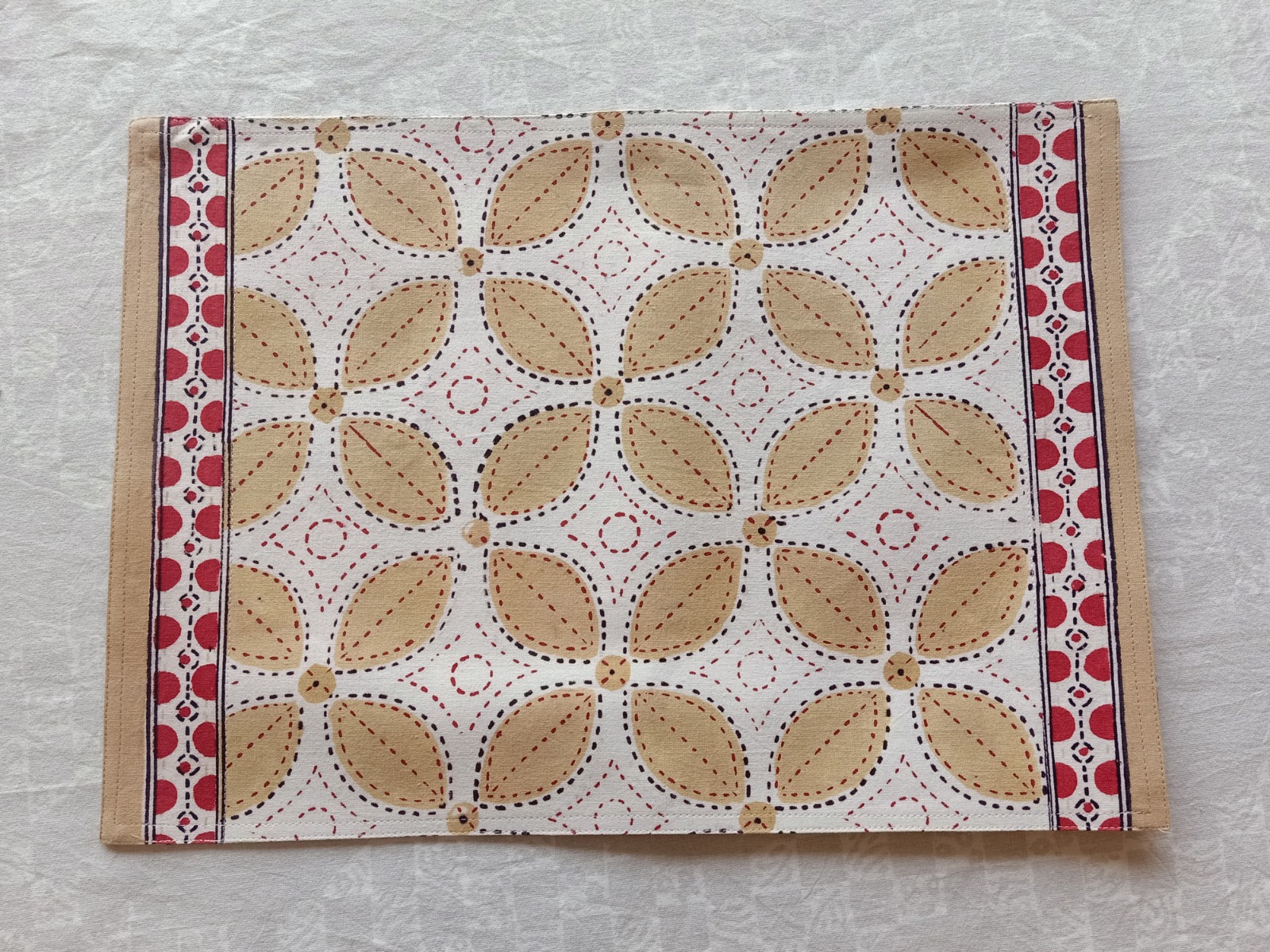 PLACEMAT REVERSIBLE WITH NAPKIN- SET OF 4