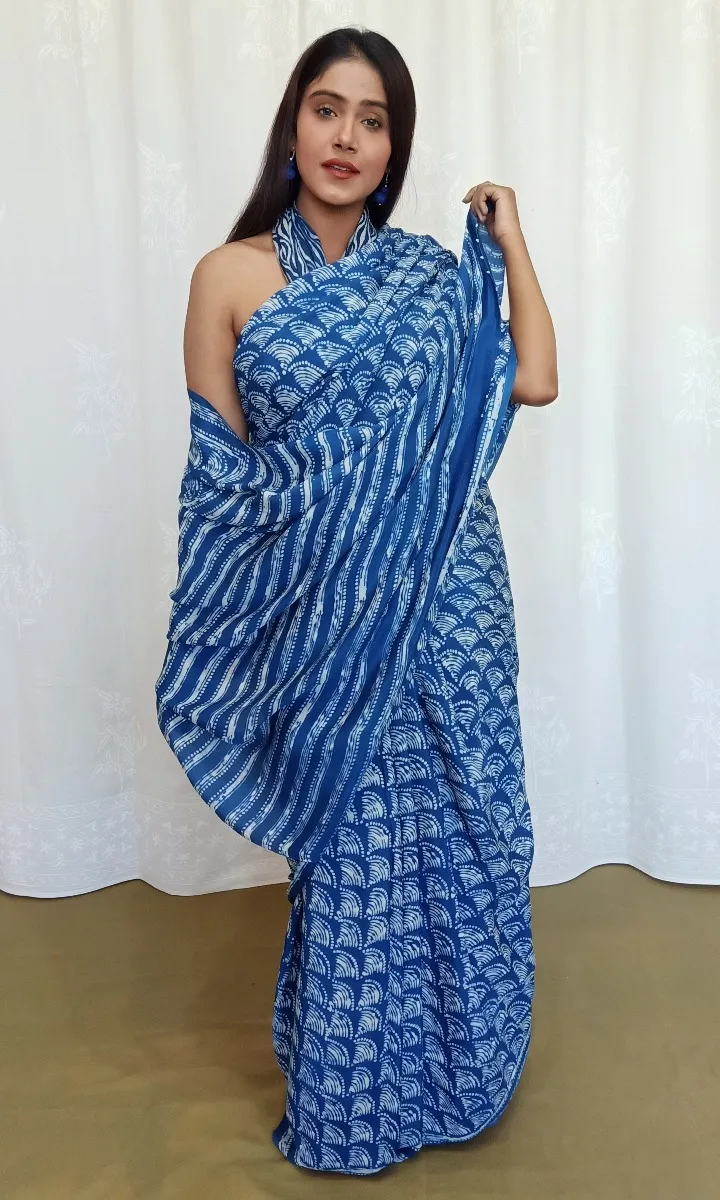 Grey Crepe Saree With Geometric Print and Zari Borders at Soch