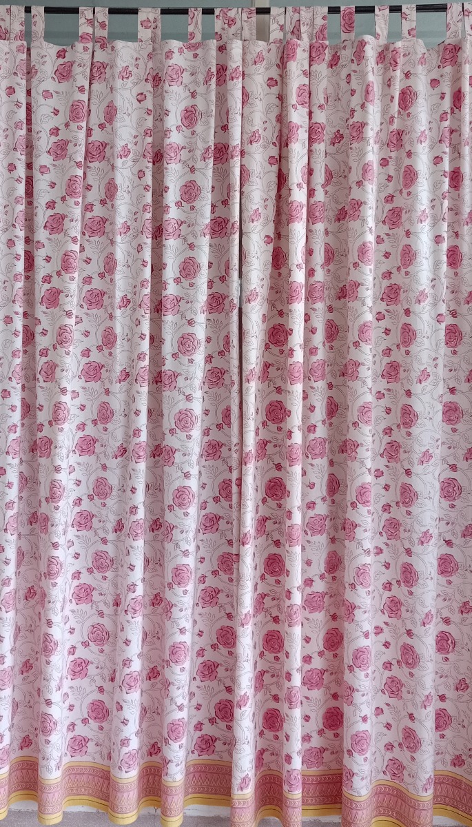 CURTAIN WITH TABS