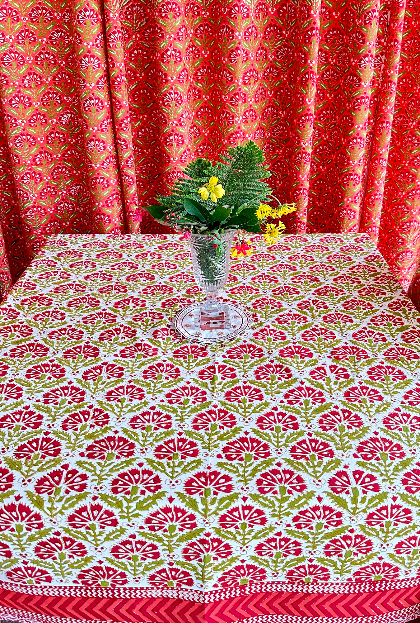 TABLE CLOTH SQUARE -150X150 CMS