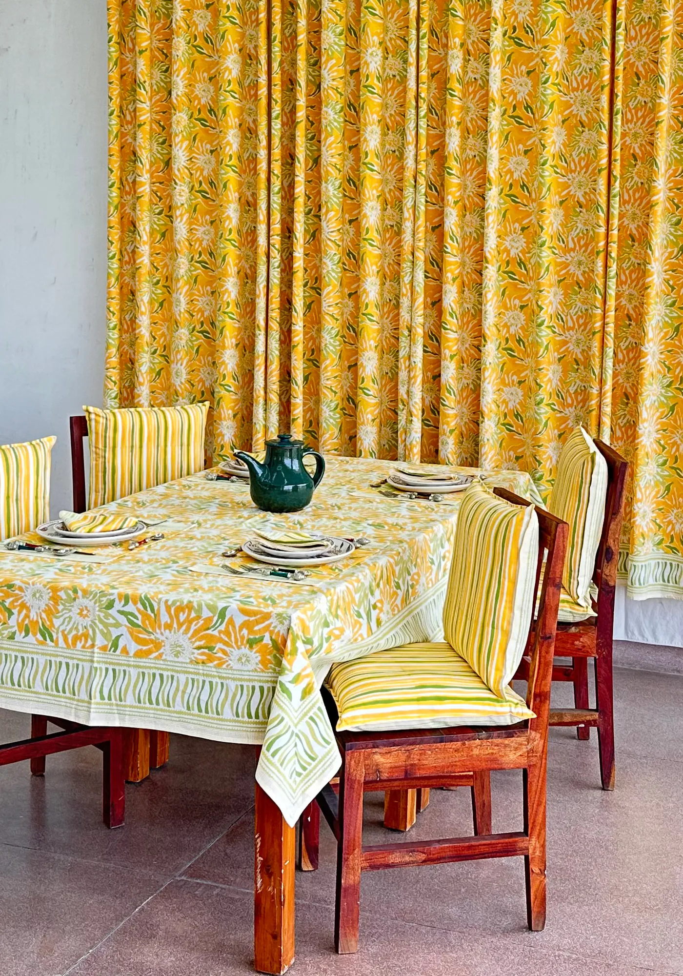 TABLE CLOTH RECTANGLE -150X225 CMS