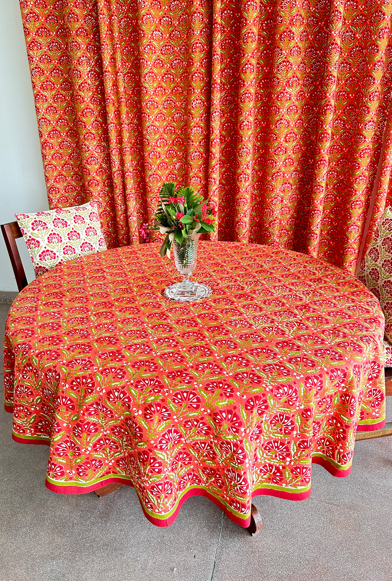 TABLE CLOTH ROUND