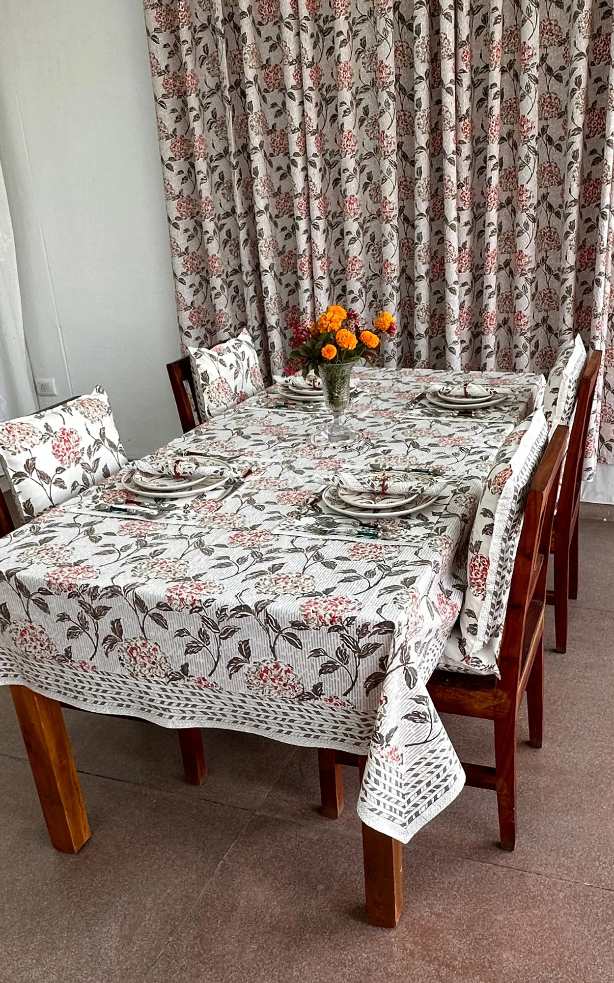 TABLE CLOTH RECTANGLE -150X225 CMS