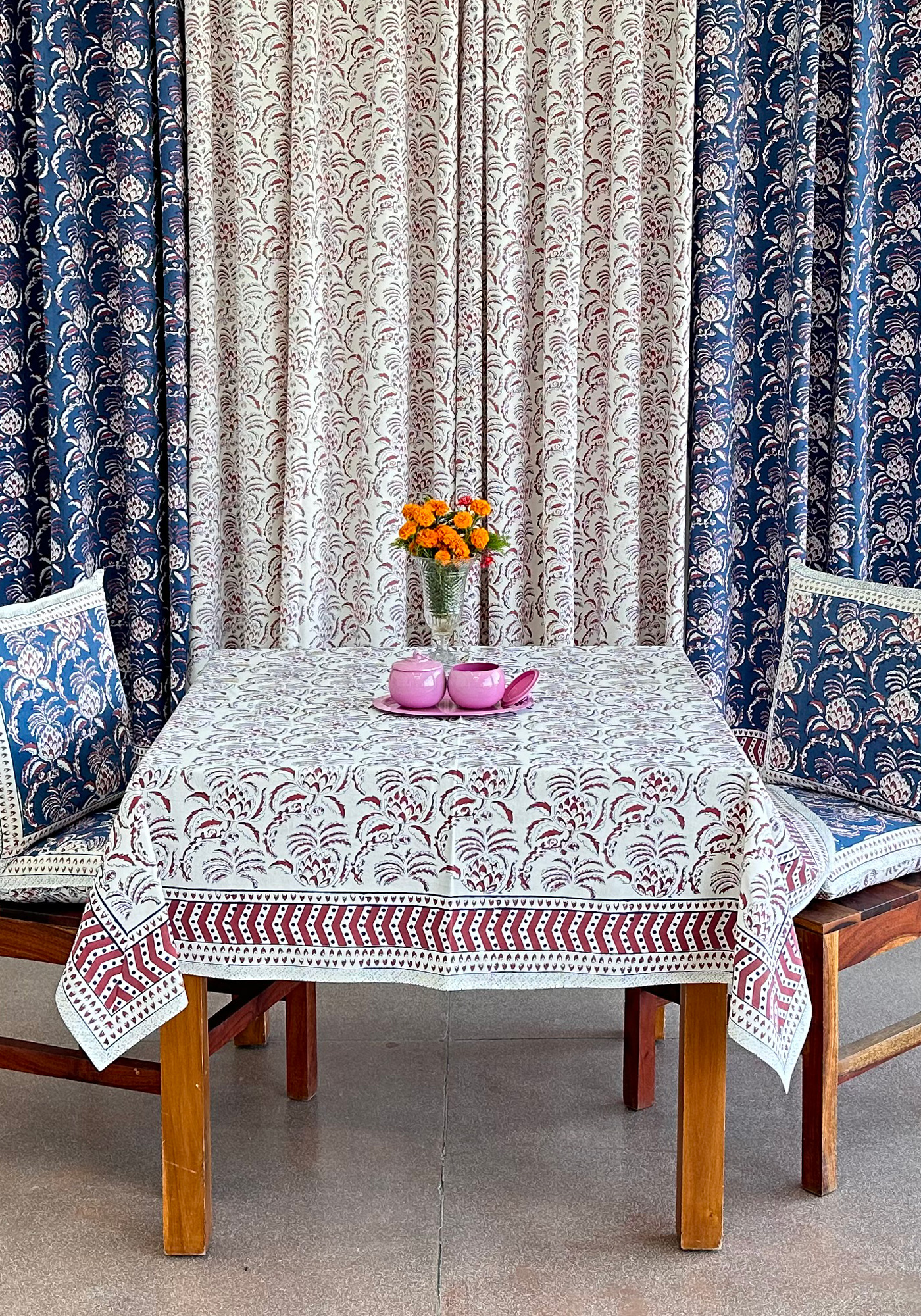 TABLE CLOTH SQUARE -150X150 CMS