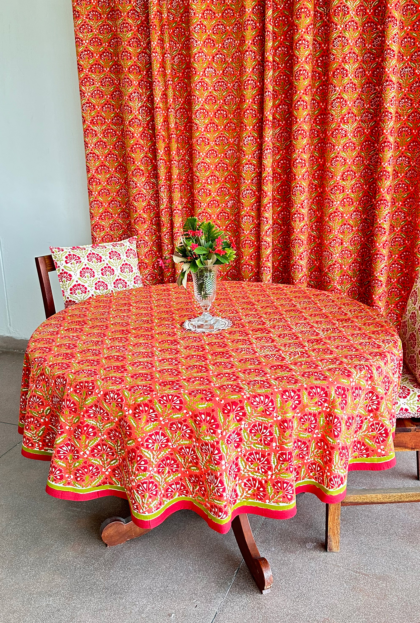 TABLE CLOTH ROUND