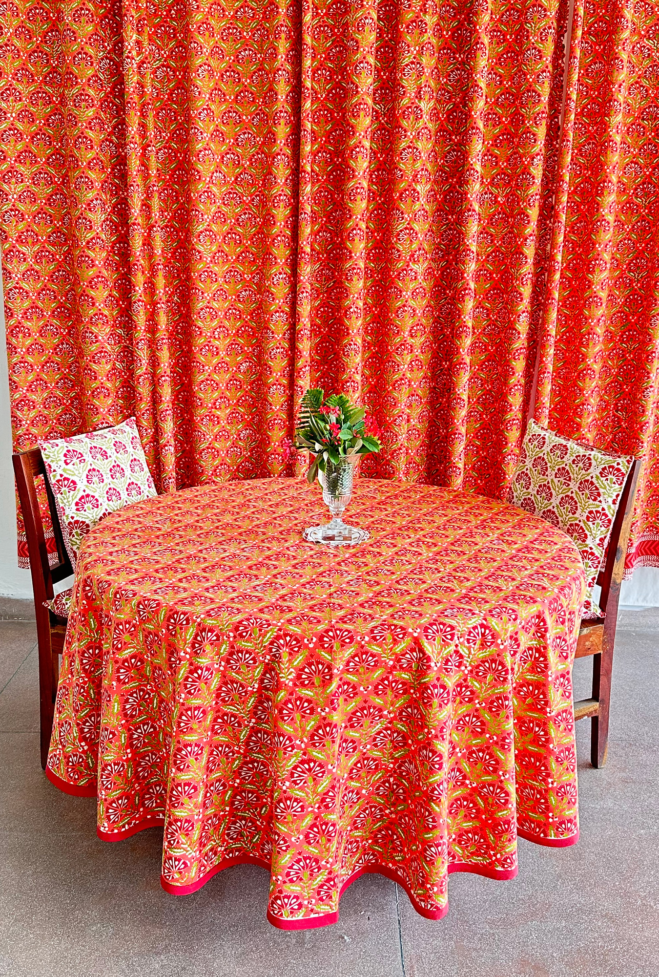 TABLE CLOTH ROUND