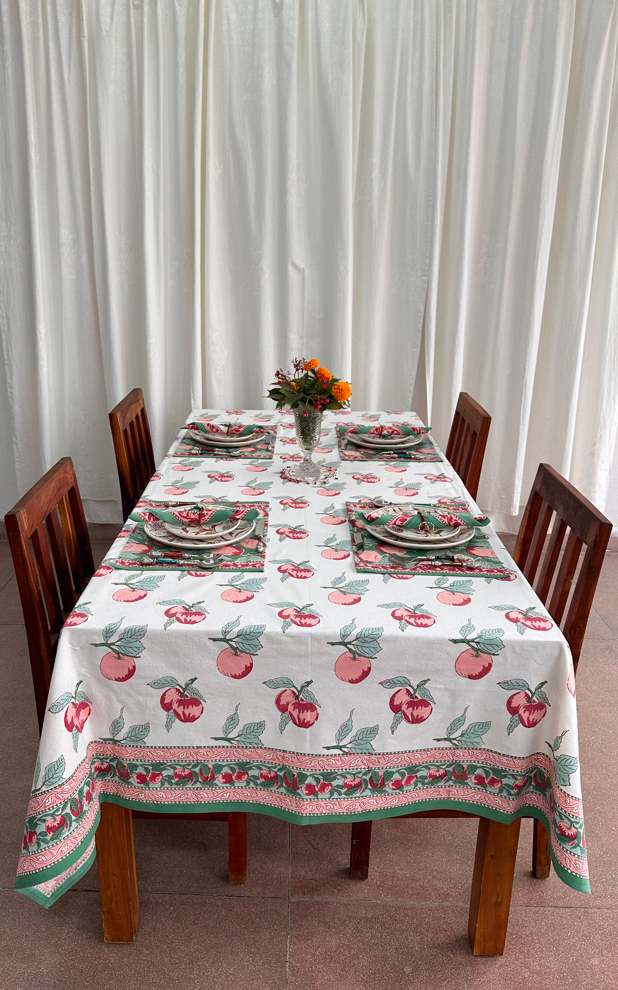 TABLE CLOTH RECTANGLE -170X275 CMS