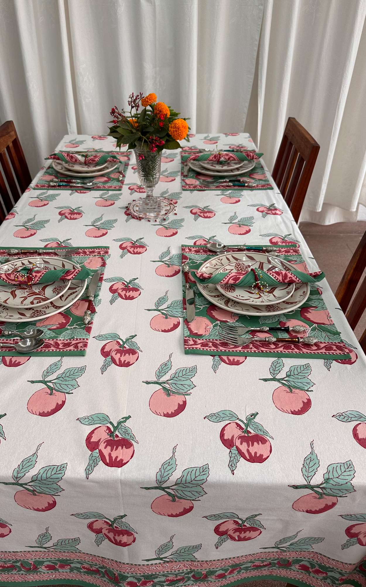 TABLE CLOTH RECTANGLE -170X275 CMS