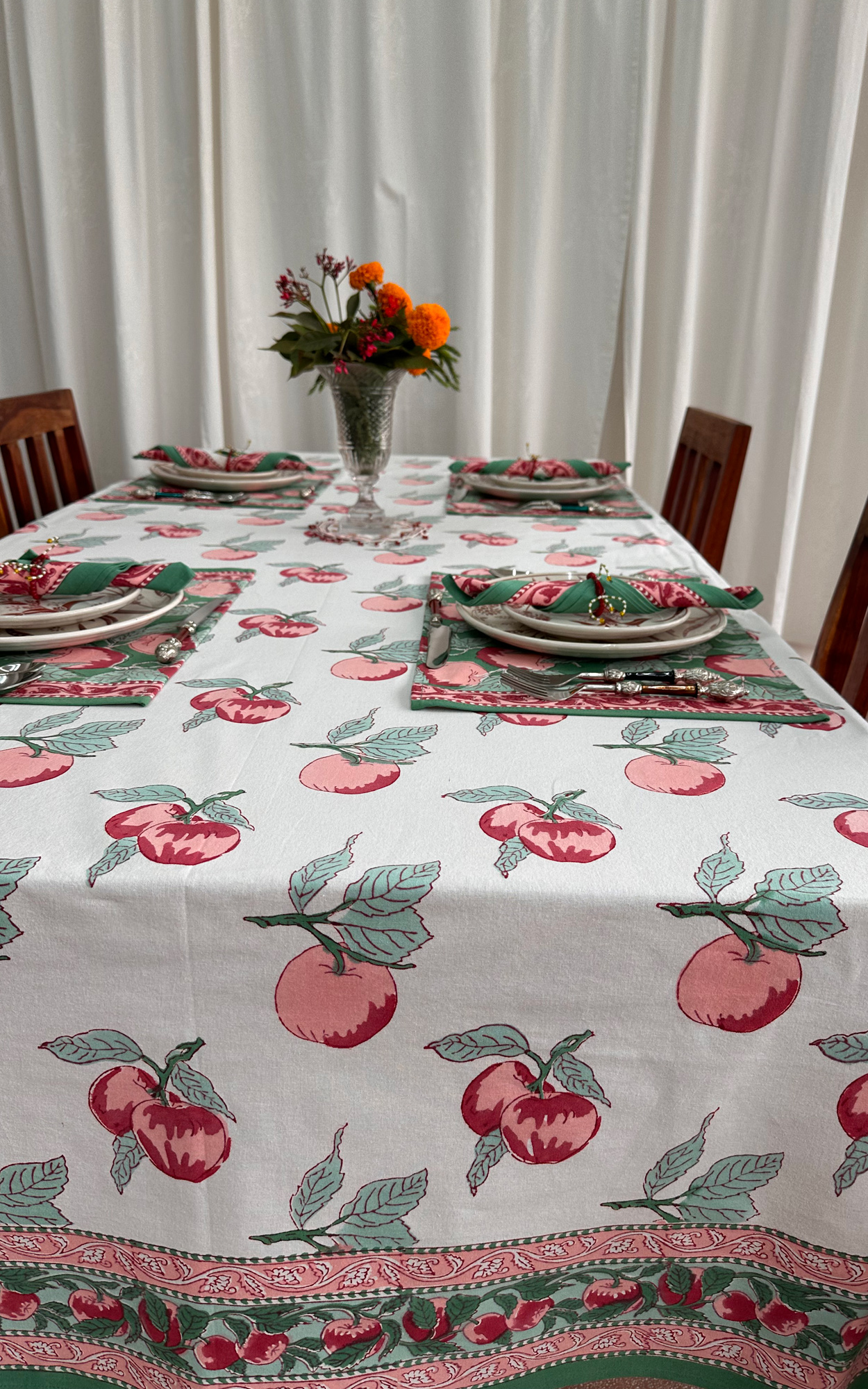 TABLE CLOTH RECTANGLE -170X275 CMS