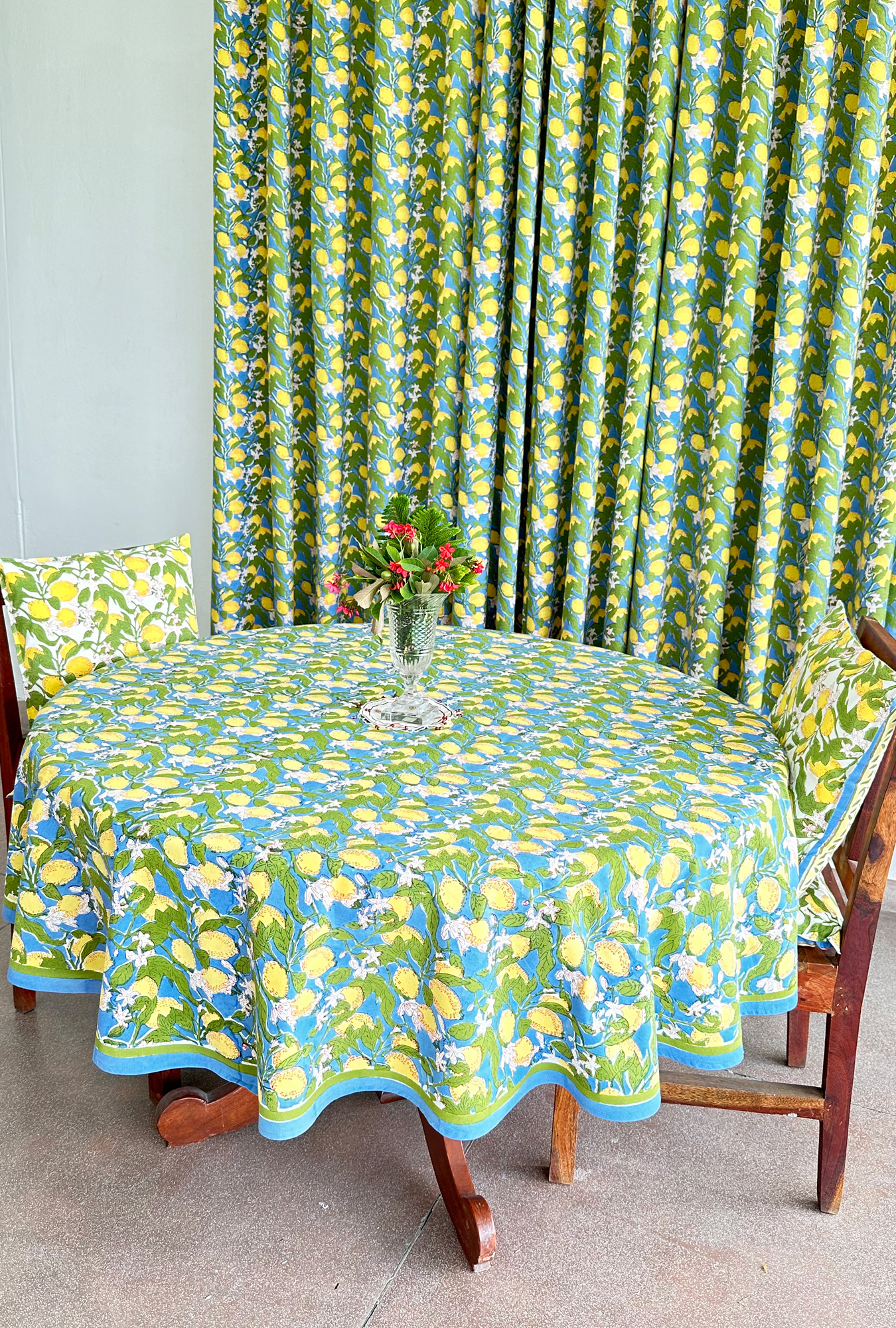 TABLE CLOTH ROUND