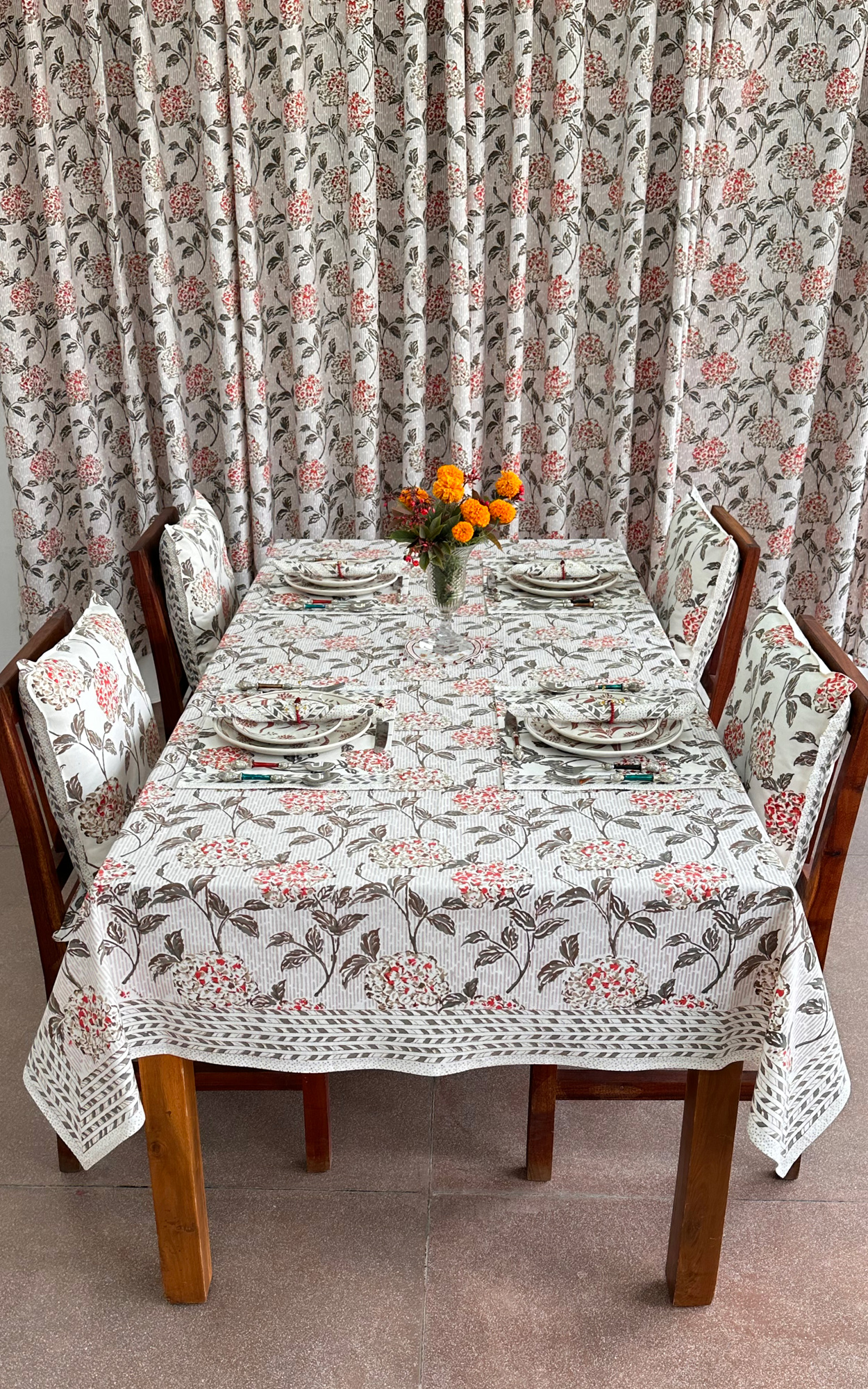 TABLE CLOTH RECTANGLE -150X225 CMS