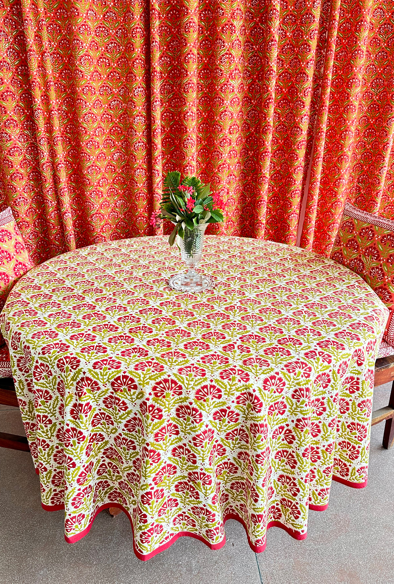 TABLE CLOTH ROUND