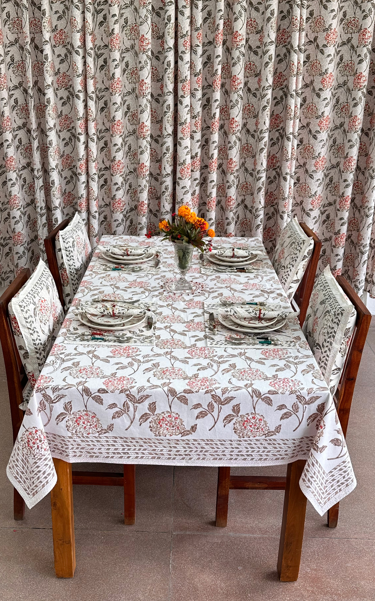 TABLE CLOTH RECTANGLE -150X225 CMS