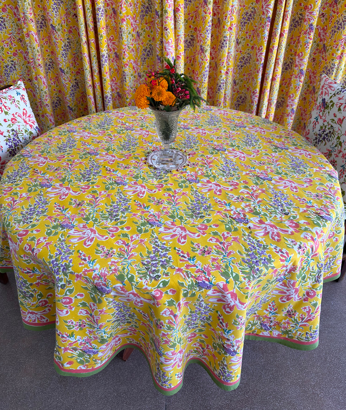 TABLE CLOTH ROUND