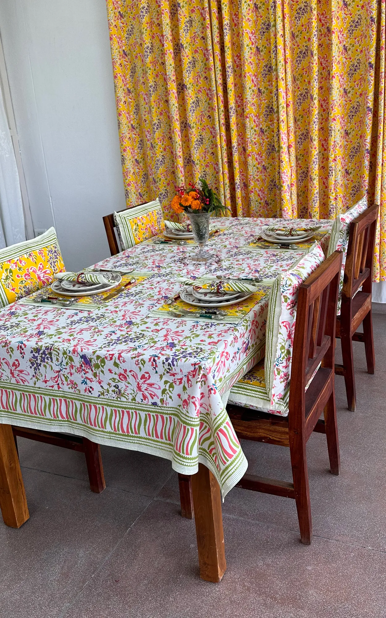 TABLE CLOTH RECTANGLE -150X225 CMS