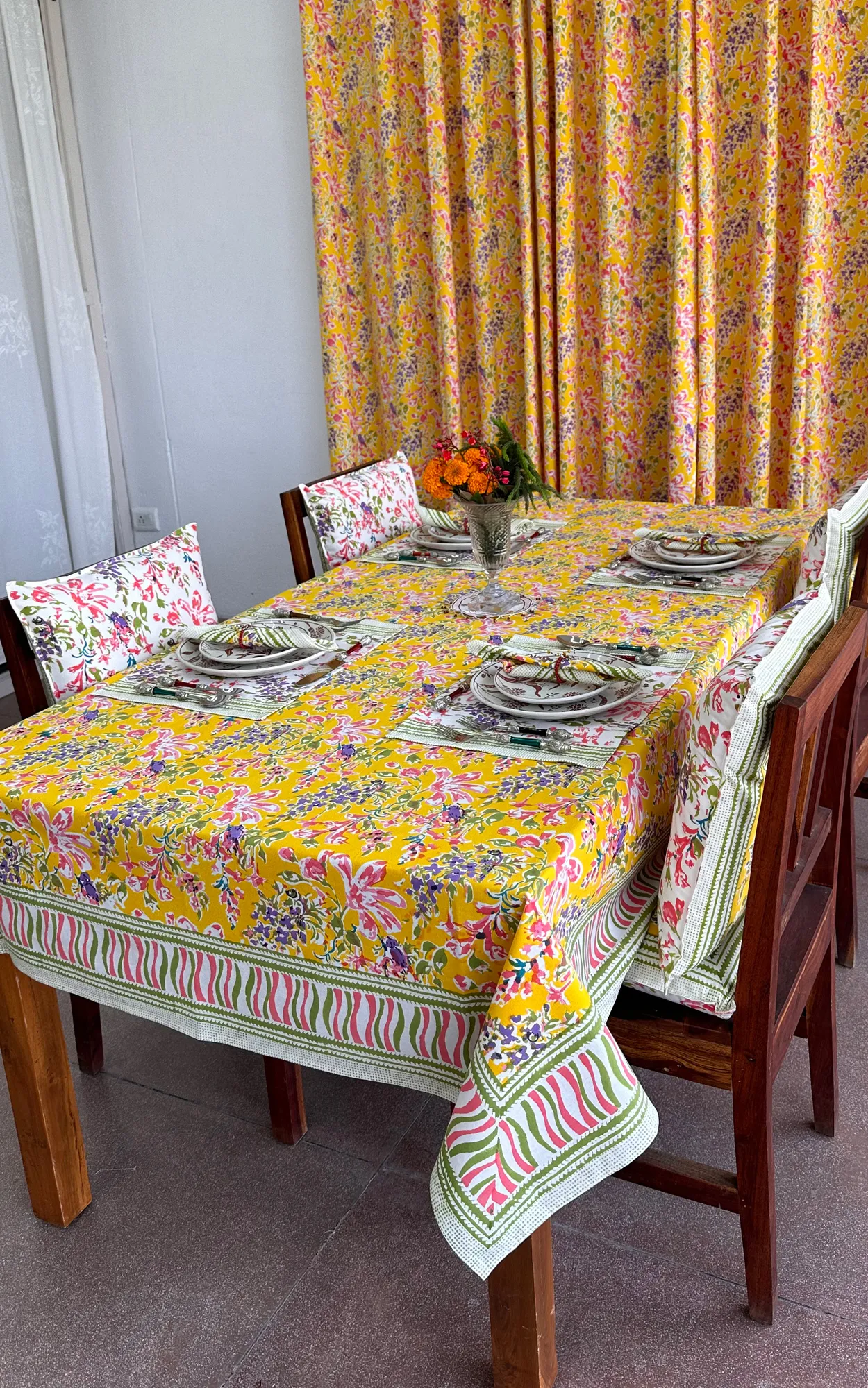 TABLE CLOTH RECTANGLE -150X225 CMS