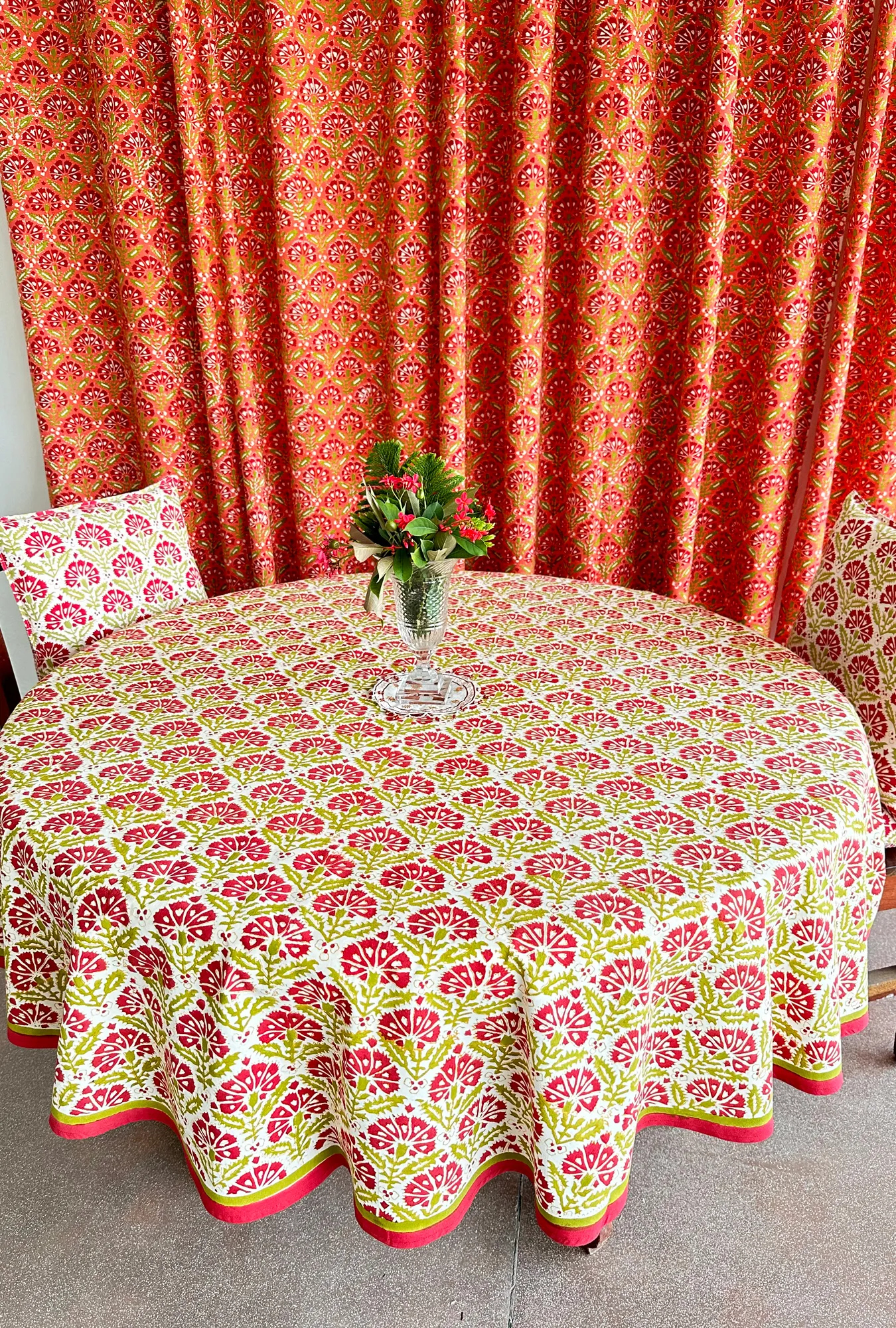 TABLE CLOTH ROUND