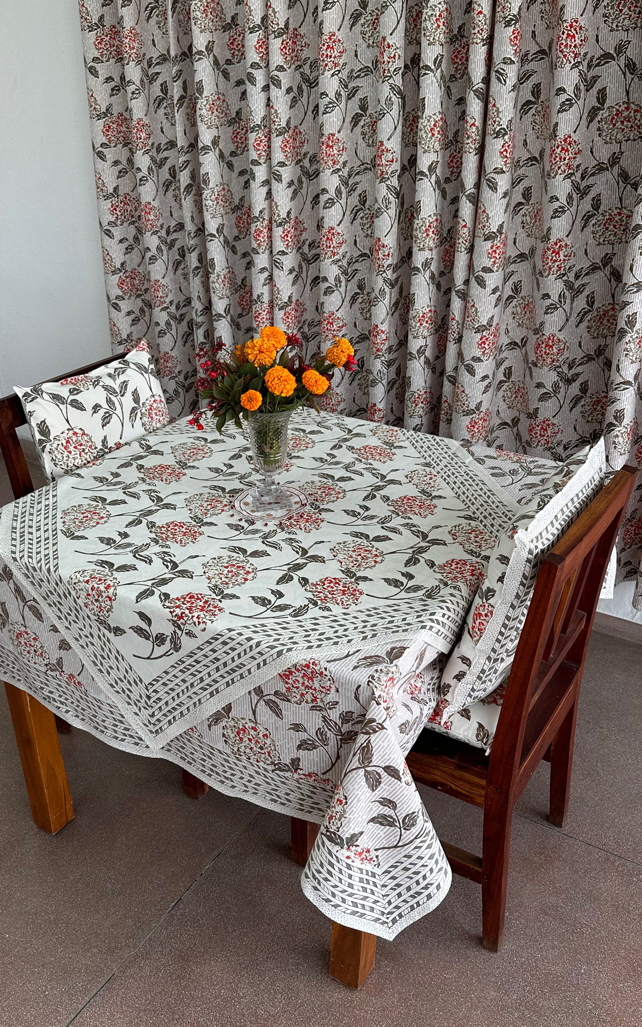 TABLE CLOTH -100X100