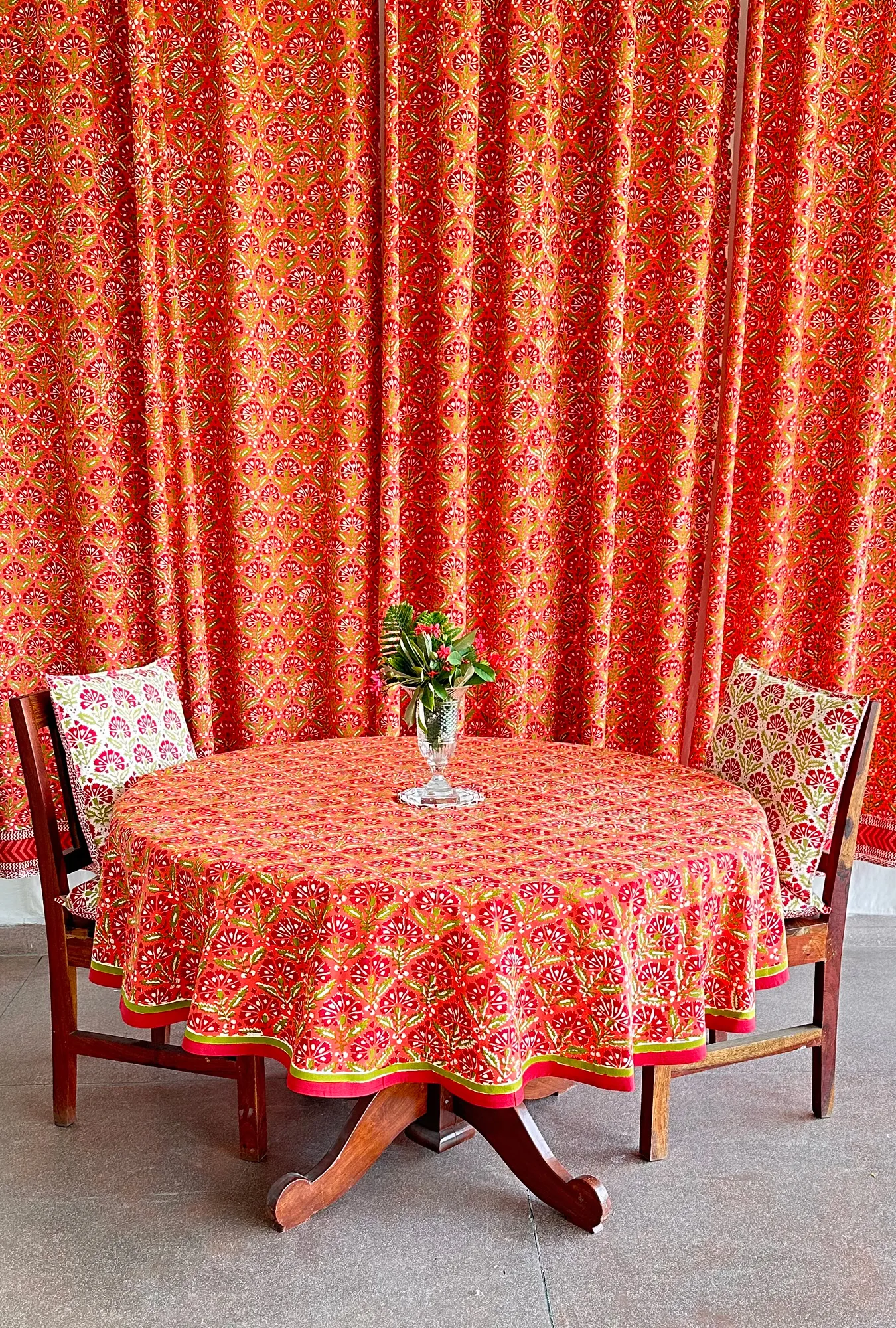 TABLE CLOTH ROUND