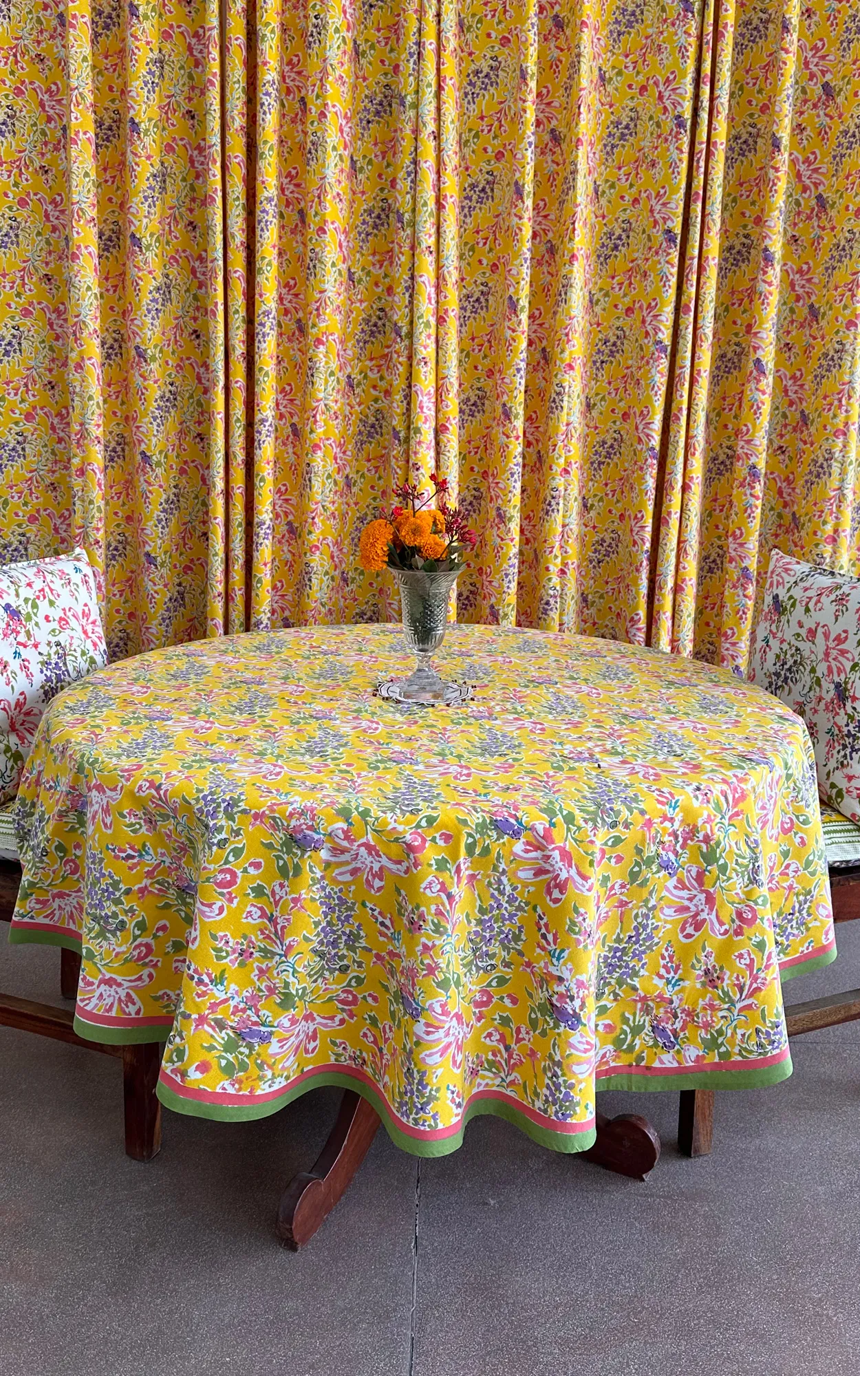 TABLE CLOTH ROUND