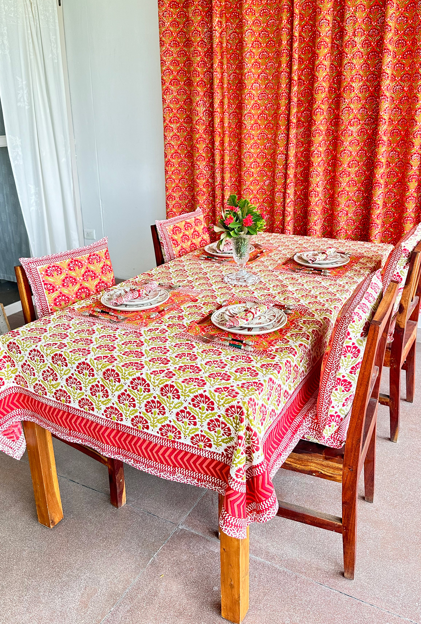 TABLE CLOTH RECTANGLE -150X225 CMS