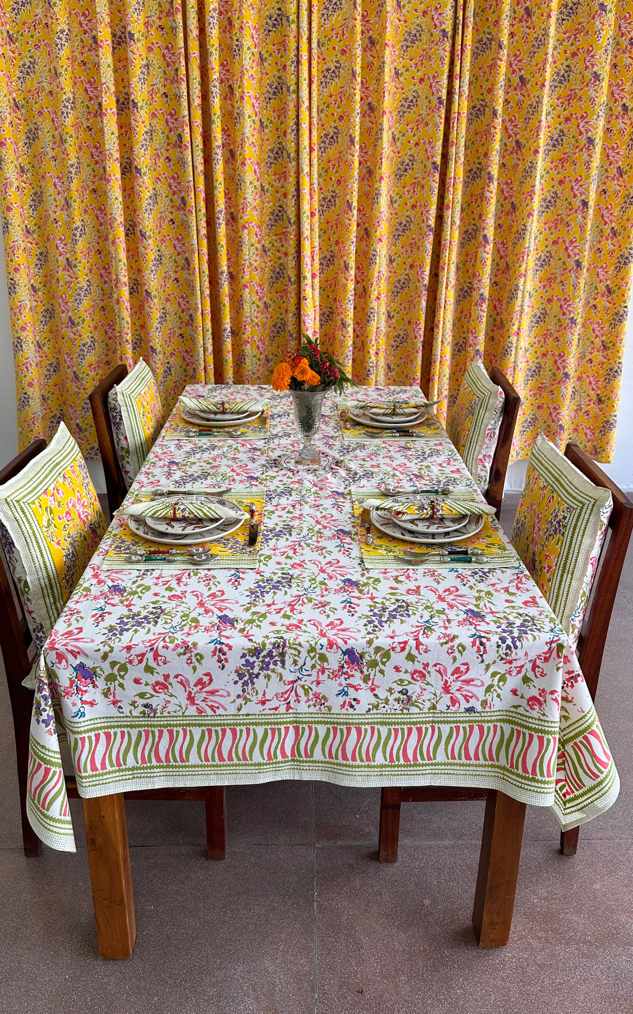 TABLE CLOTH RECTANGLE -150X225 CMS