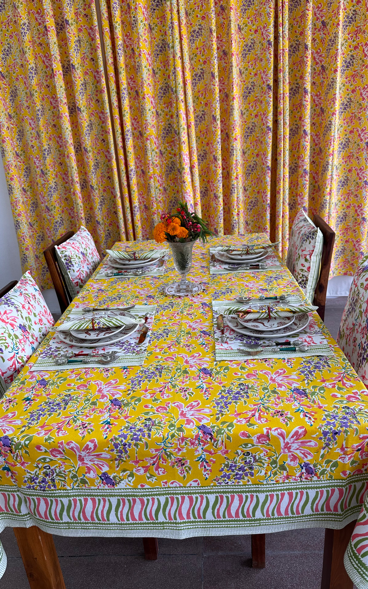 TABLE CLOTH RECTANGLE -150X225 CMS